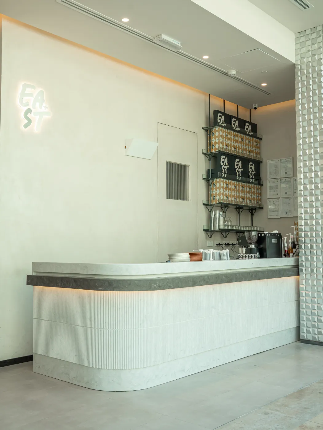 EAST — صالات مطاعمنا